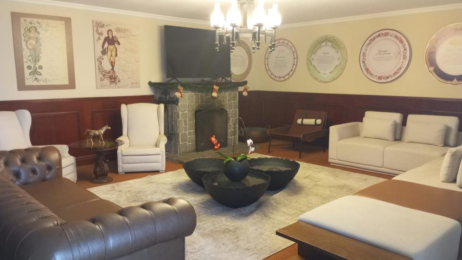 Hotel Chateau Campos do Jordão エクステリア 写真